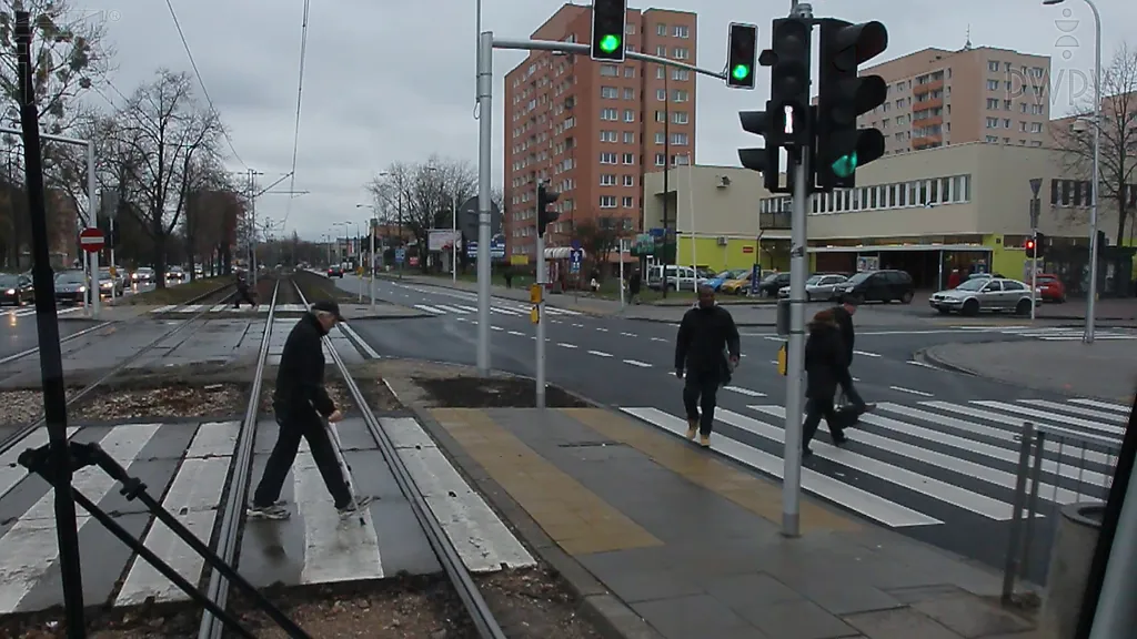 Czy w takiej sytuacji masz pierwszeństwo przed pieszym?