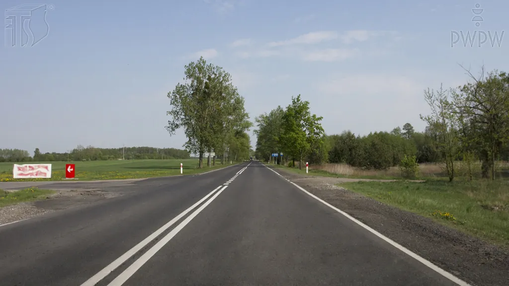 Czy z tak oznakowanej jezdni wolno Ci zjechać na widoczny po lewej stronie parking?