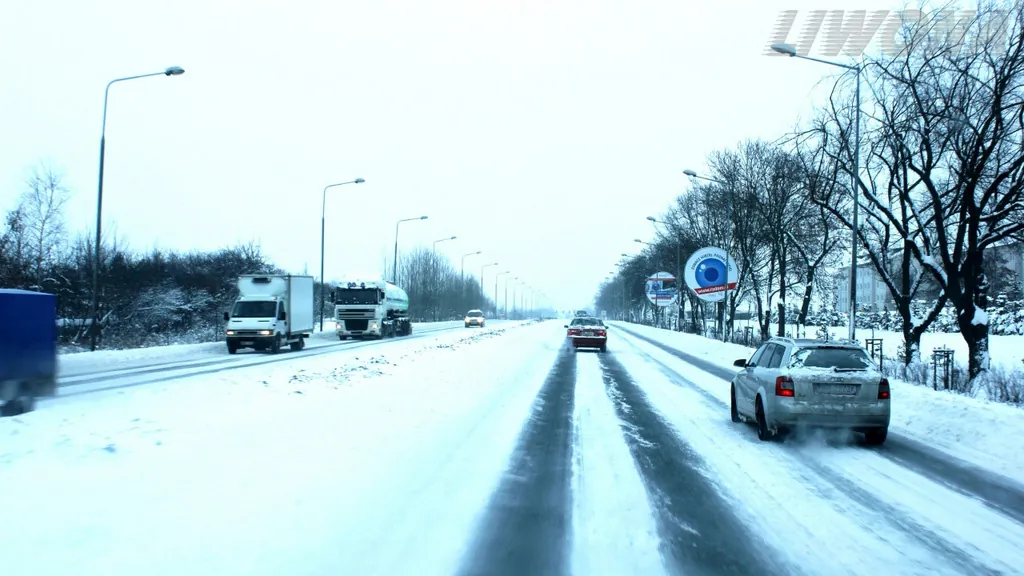 Na czym powinna polegać prawidłowa technika jazdy w tej sytuacji drogowej?